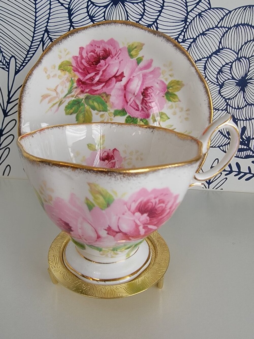 Vintage Royal Albert American Beauty teacup & saucer pink roses gold trim china